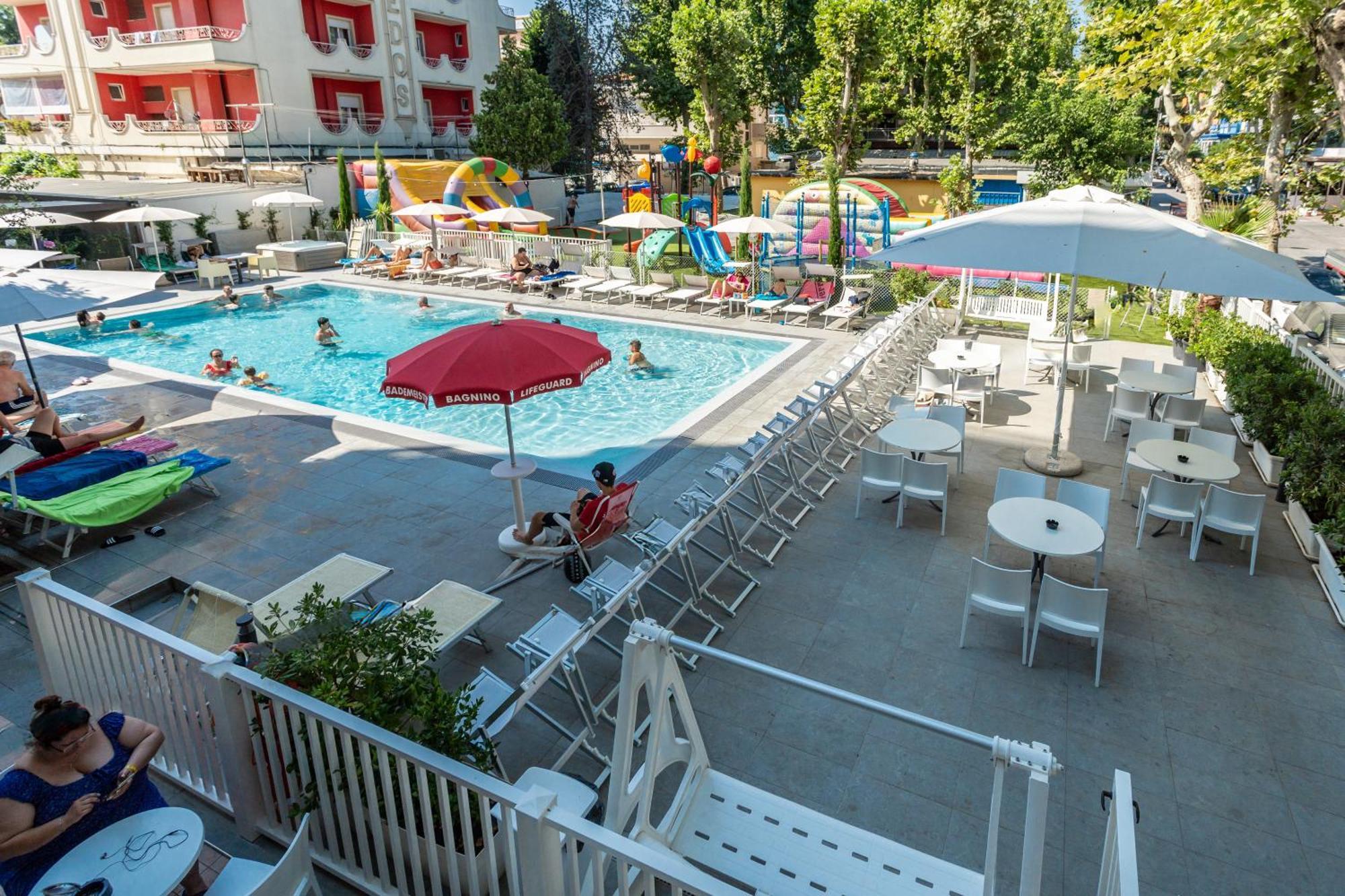Hotel Eiffel リミニ エクステリア 写真